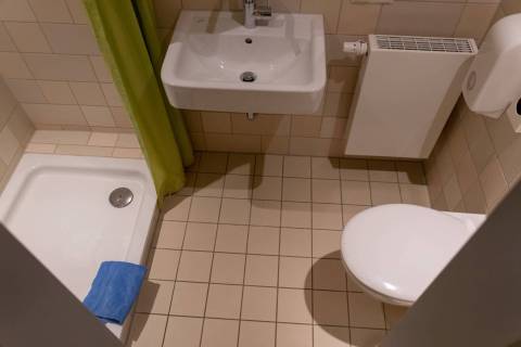 33Badezimmer neu